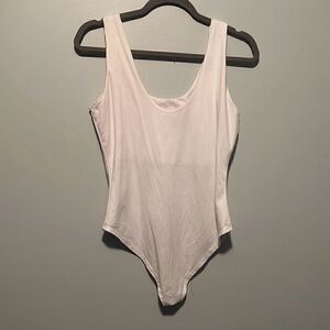 Gaze Women's Cream Sleeveless Scoop Neck Bodysuit Size Medium